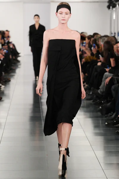 Look 18